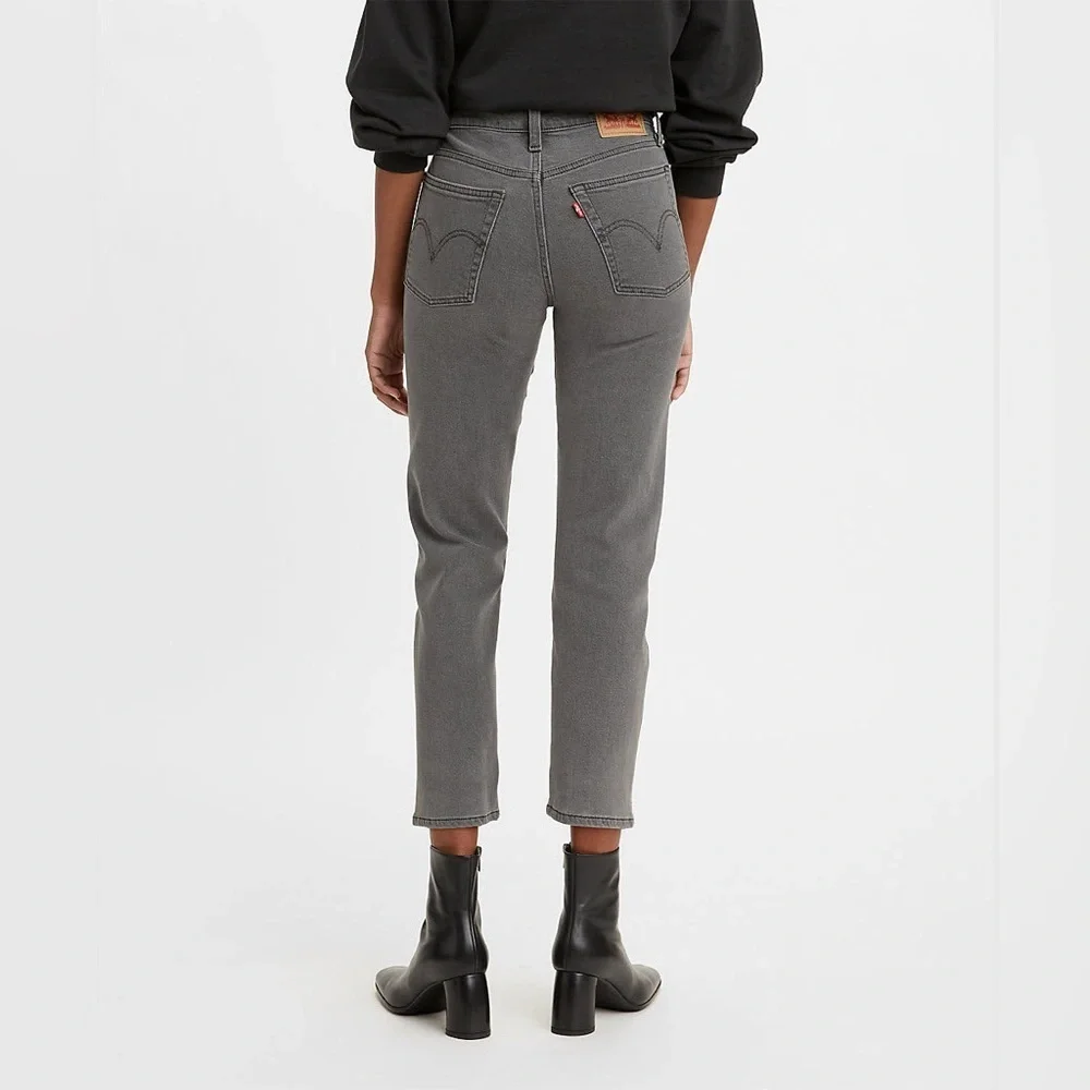 Levi’s NWOT Women’s High-Rise Wedgie Straight Fit Jeans